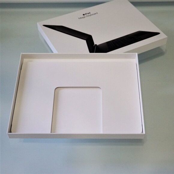 Apple Retail EMPTY BOX Only MXQU2LL/A iPad Pro Magic Keyboard OEM Model A2261 - Picture 4 of 4